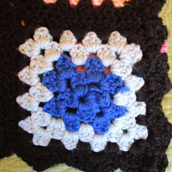 Huge Granny Squares Hand Crochet Afghan Bedspread Blanket Wool - Picture 11 of 12